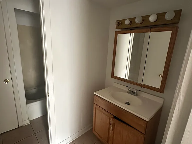 653 Farmington Pl #B — Photo 6