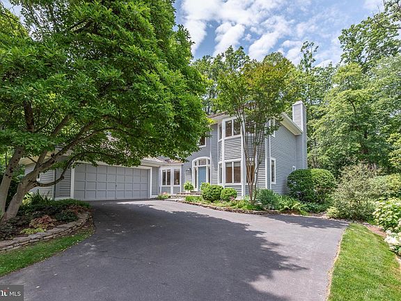 2nd image of 1579 Regatta Ln