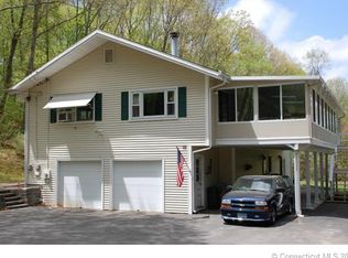 48 Inchcliffe Dr, Gales Ferry, CT 06335