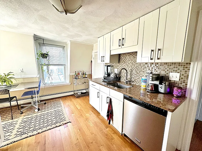 242 Princeton St #3 — Photo 5