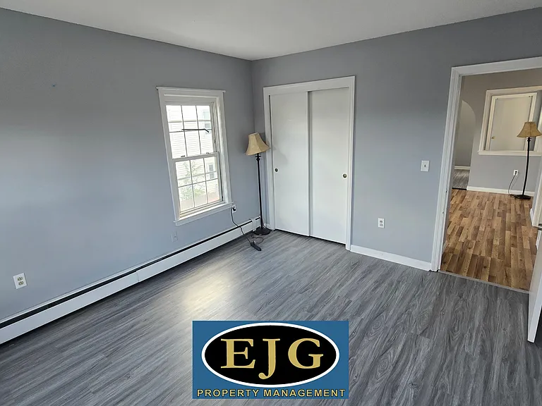 51-53 Laurel St #2 — Photo 10