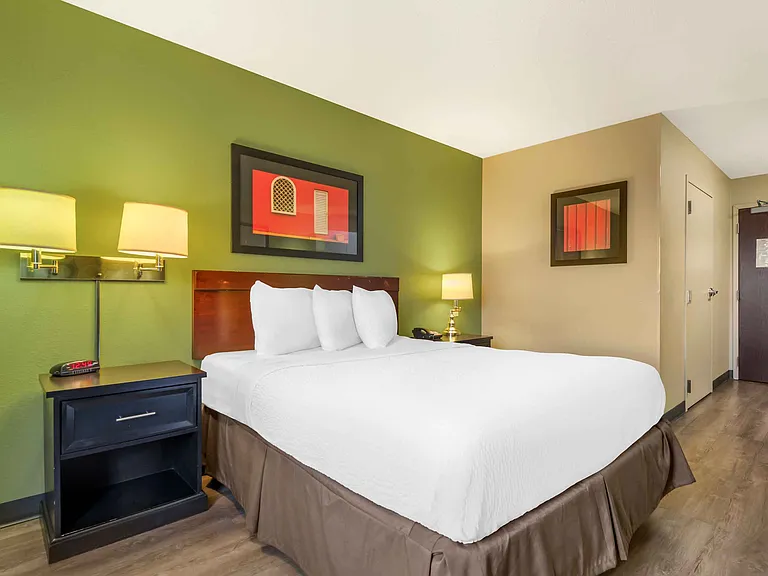 Studio Suite - 1 Queen Bed