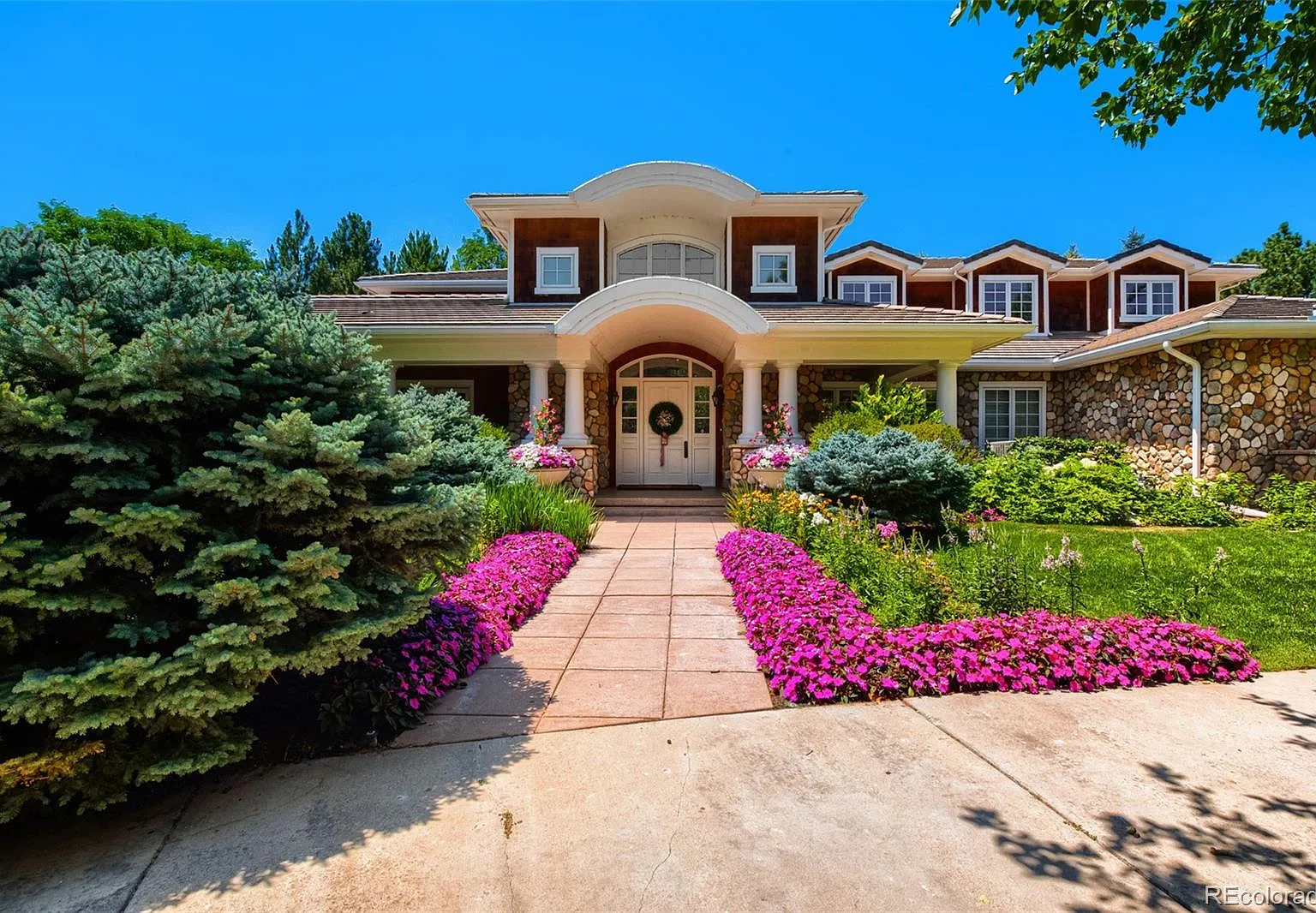 6 bed, 9.0 bath, 10372 sqft, $26,000 — Photo 1