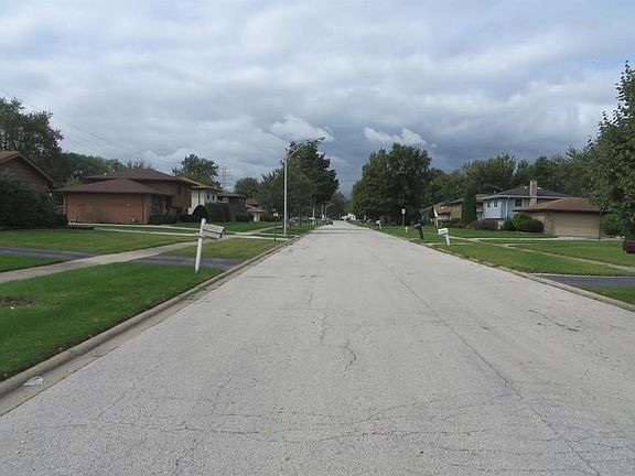 5th image of 3411 W 218th Pl