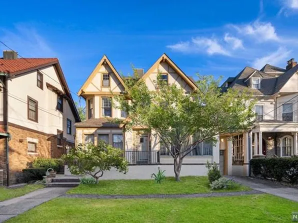 50-52 King Ave, Weehawken, NJ 07086