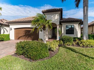 2962 Aviamar Cir, Naples, FL 34114