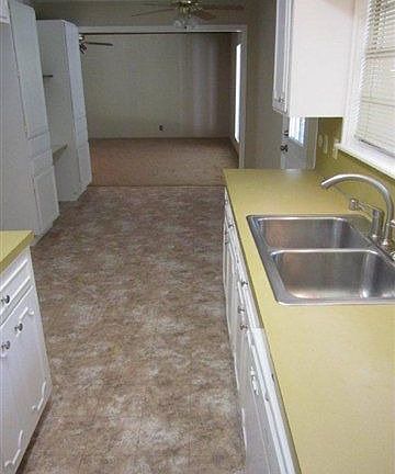 3rd image of 4105 Lotus St