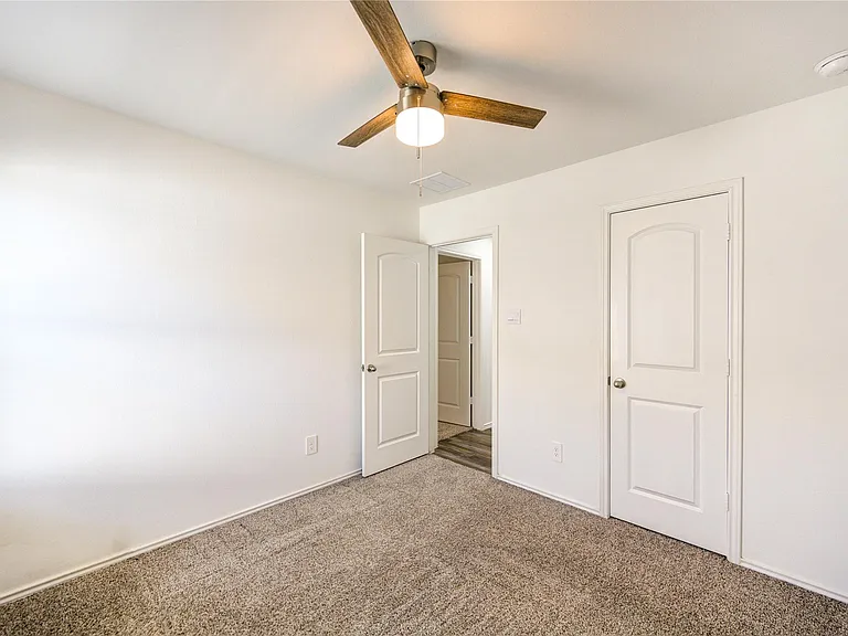 5406 Castlebury Meadows Dr — Photo 16