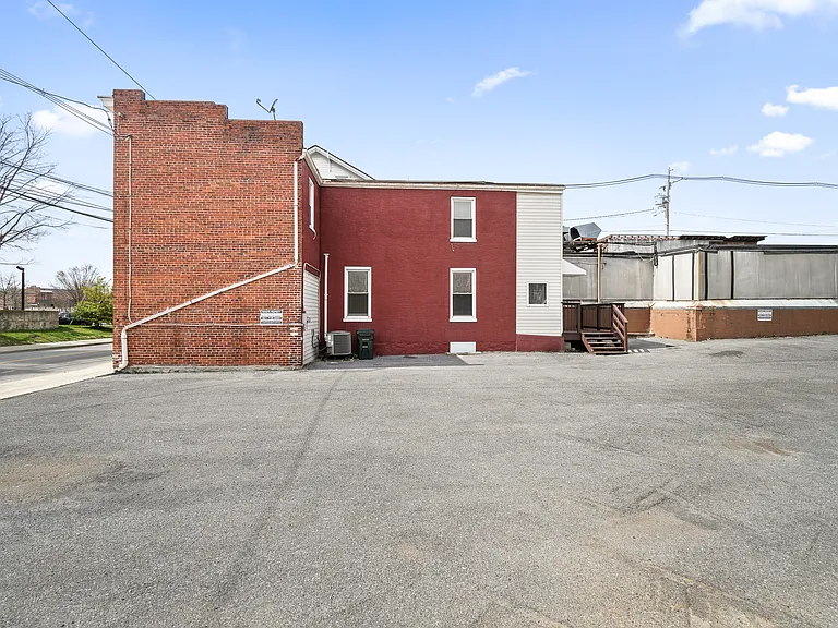 22 W Baltimore St — Photo 5