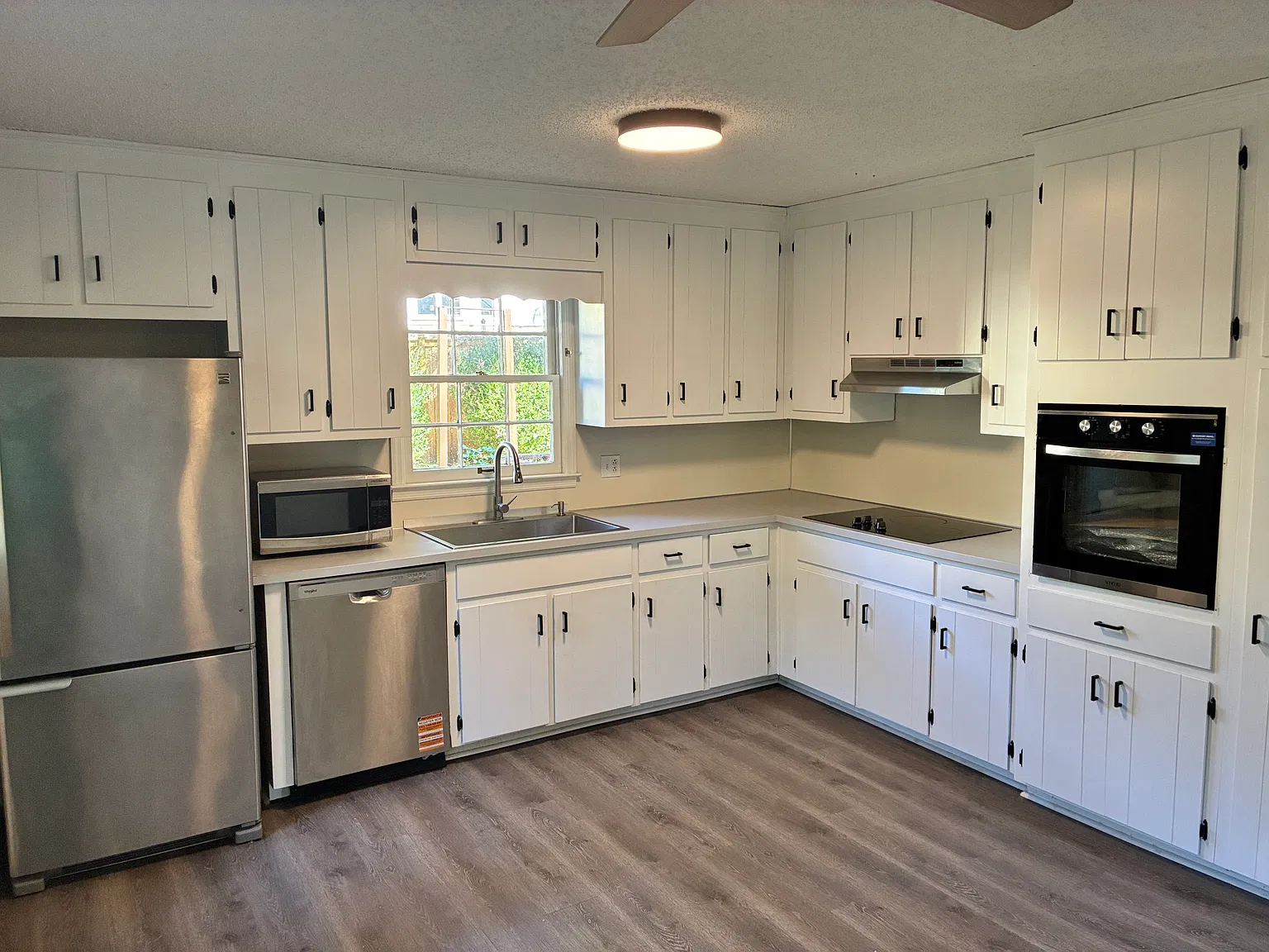 3 bed, 1769 sqft, $2,390 — Photo 3