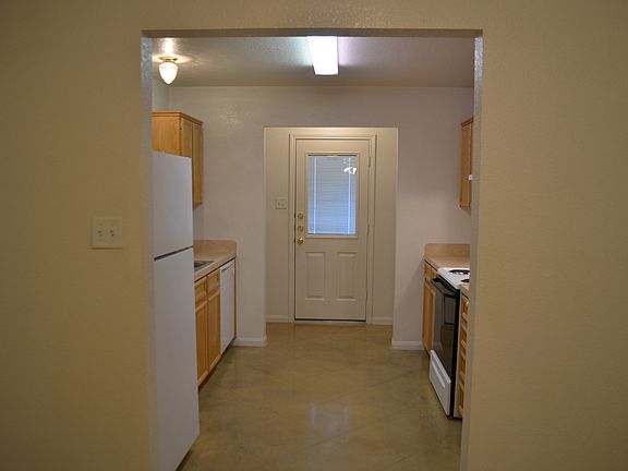 4th image of 909 Lemonwood St
