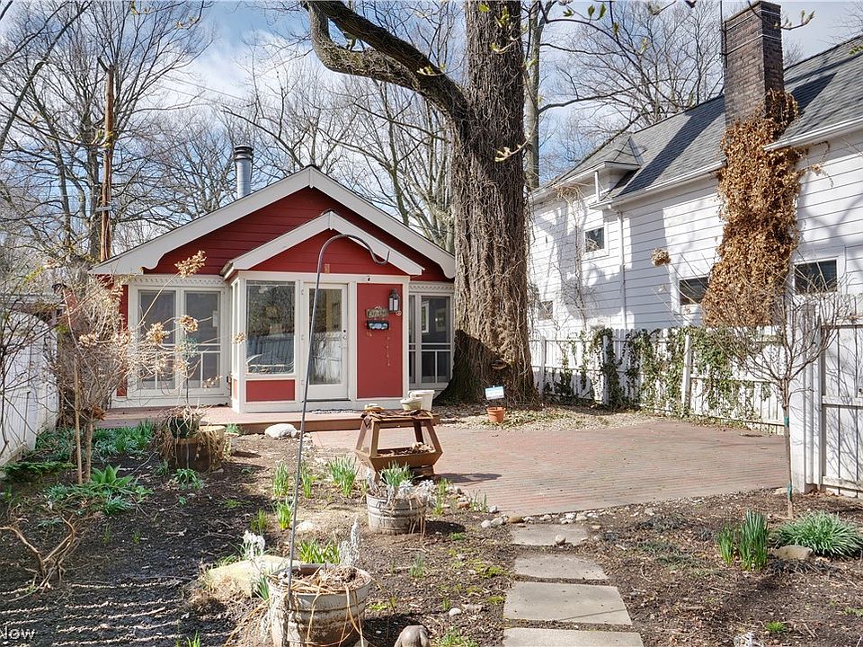 1st image of 13401 Lake Shore Blvd #3