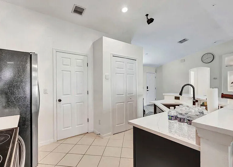 237 SW Twig Ave — Photo 13