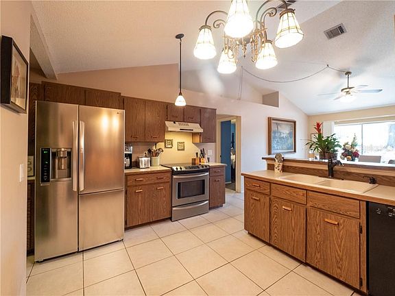4th image of 7321 Crooked Lake Cir #4