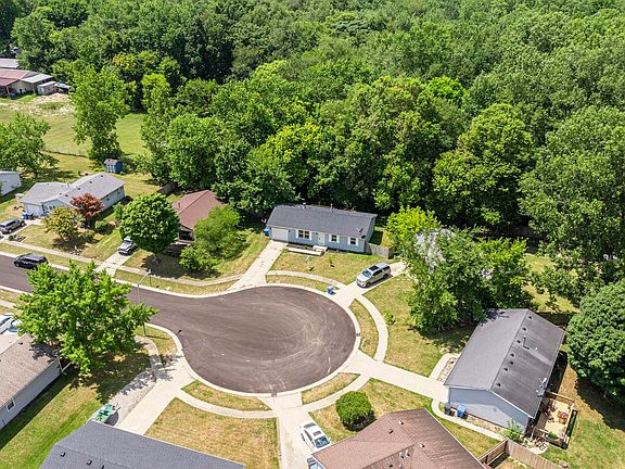 4th image of 414 Arrowhead Ct