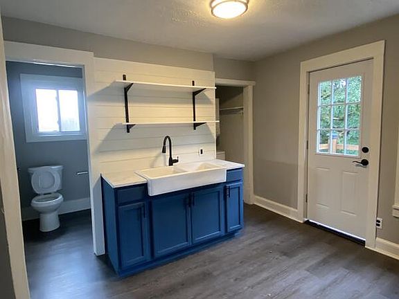 2nd image of 1947 W 58th St #2
