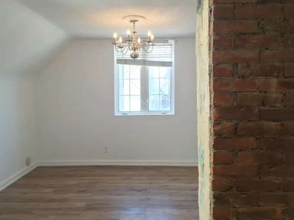 2097 Dufferin St Floor 2, Toronto, ON M6E 3R3