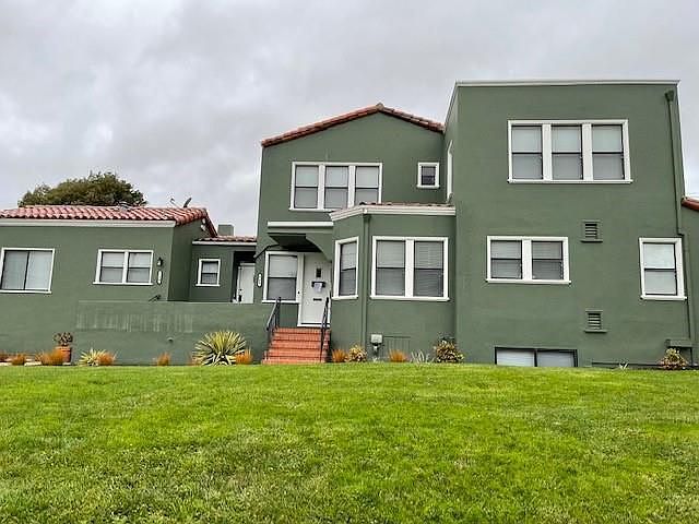 1st image of 750 Grand Ave