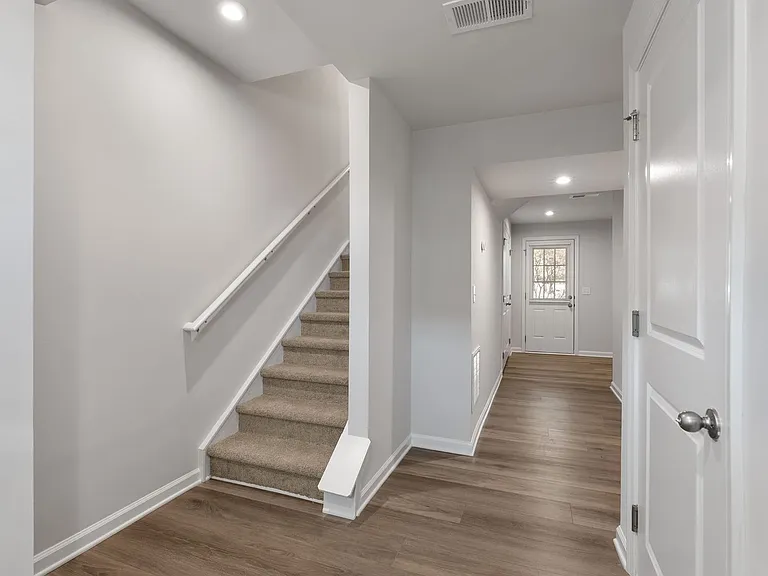 109 Brooklane Ct — Photo 26