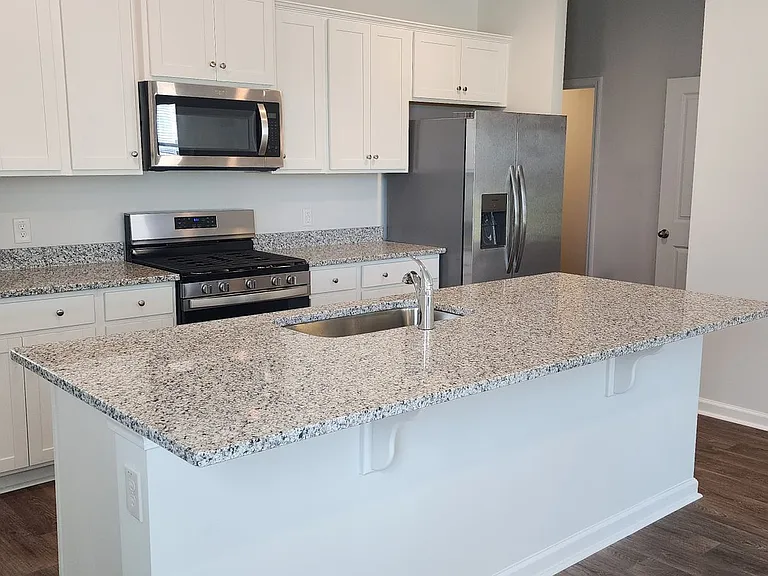932 Woodside Creek Ln — Photo 3