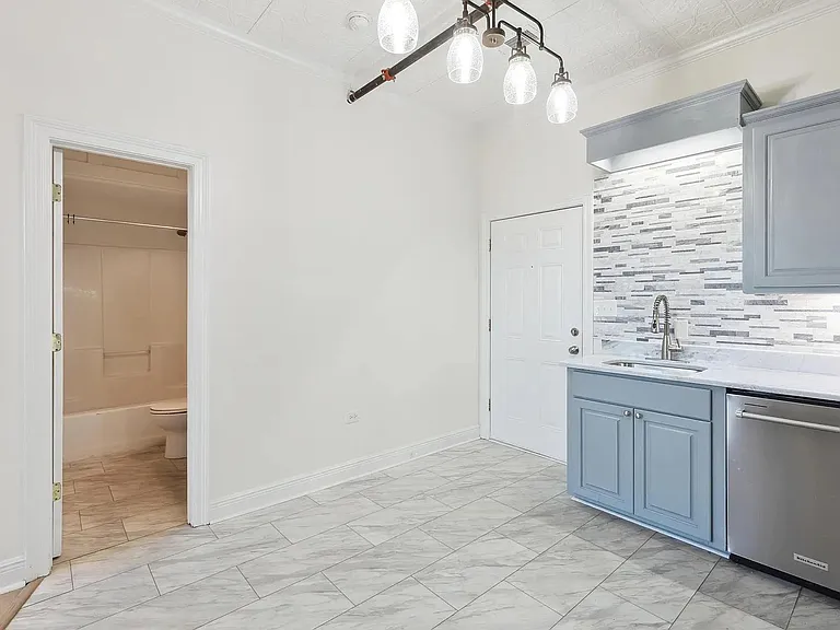 300 Forrest Ave #202 — Photo 11