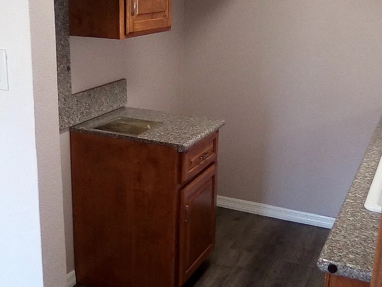 2240 Johnston St #4 — Photo 3