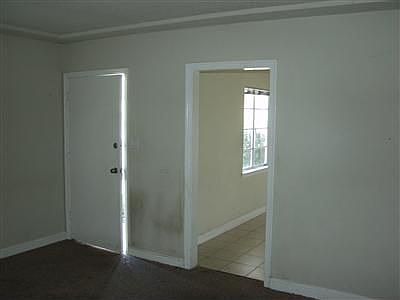 4th image of 2832 E Cornell Ave
