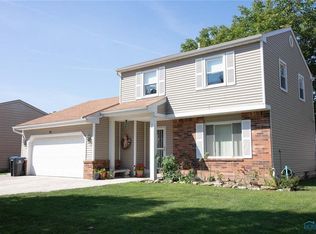 58 Springwood Dr E, Oregon, OH 43616