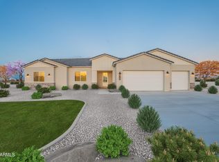 10464 E Magnolia Rd, Gold Canyon, AZ 85118