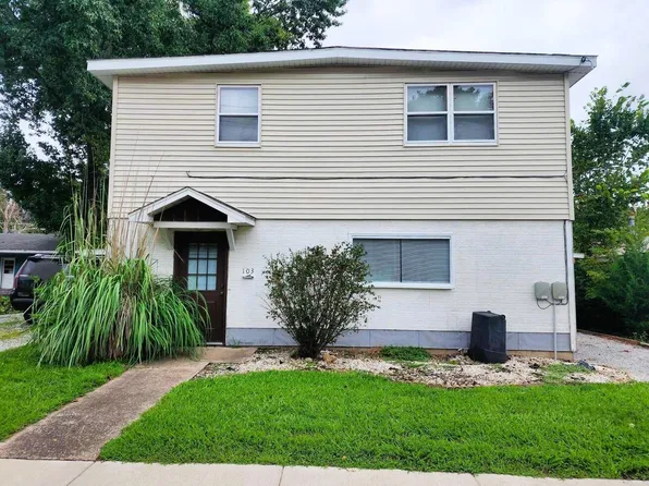 103 W Reed St, Benton, IL 62812