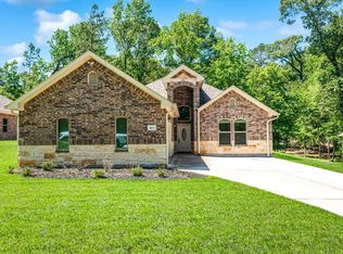 1613 River Oaks Dr, Huntsville, TX 77340