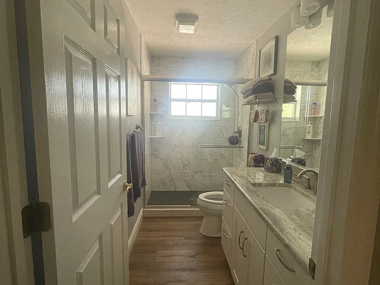 372 E Keller Ct — Photo 12