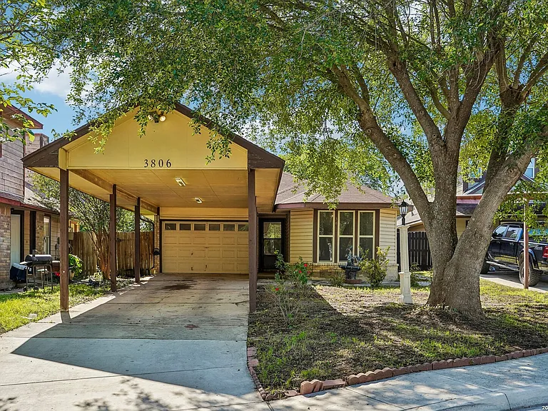 3806 Candlecrown Ct — Photo 1