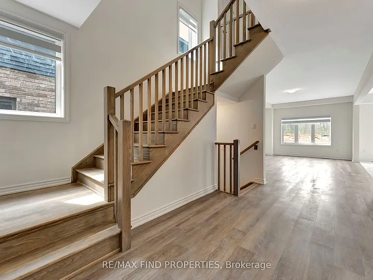 21 Dennis Ave — Photo 6