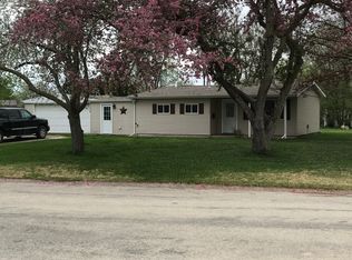 5450 Wyoming Dr SW, Cedar Rapids, IA 52404