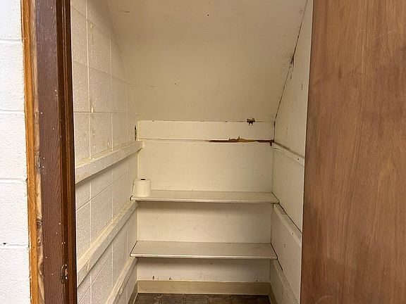 2nd image of 742 Dunham Ave #C