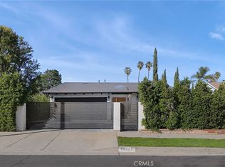 18149 Calvert St, Tarzana, CA 91335