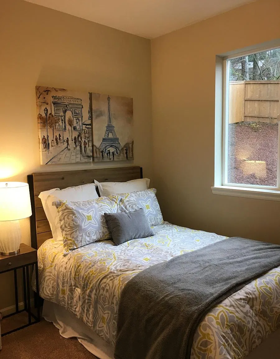 4 bed, 2100 sqft, $3,399 — Photo 3