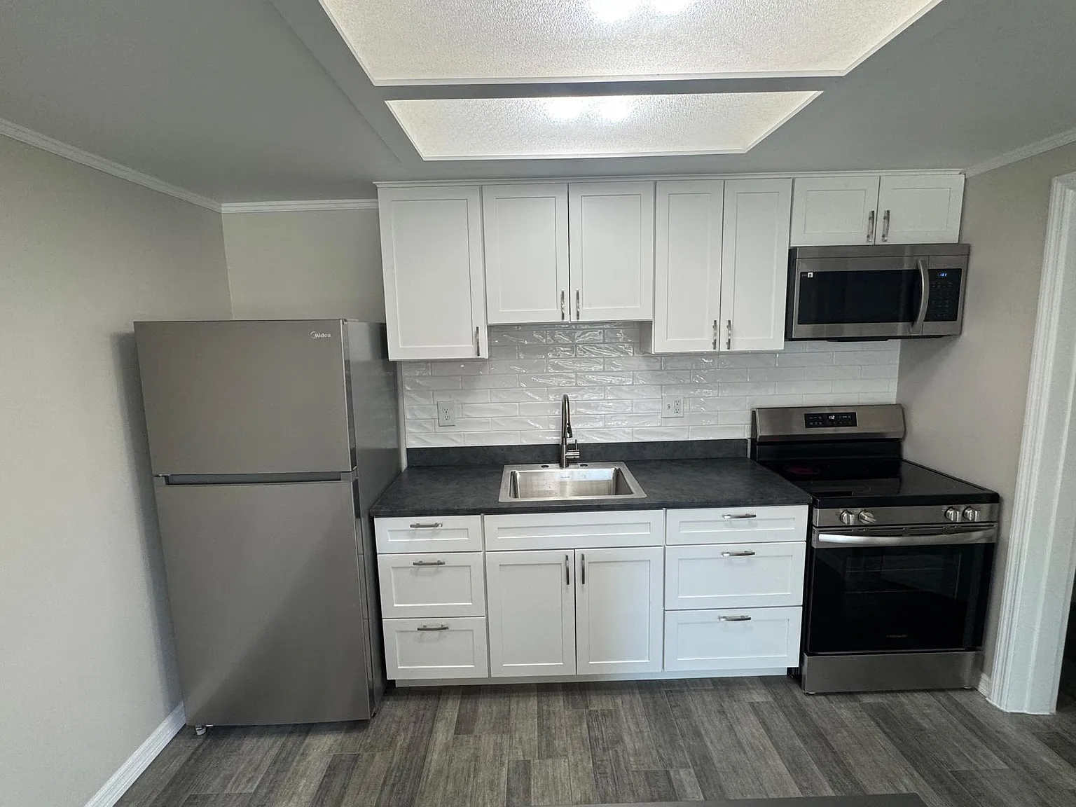 Sunrise Apartments — Photo 4