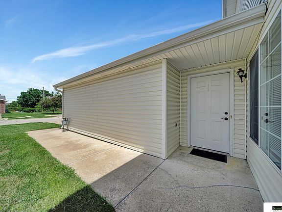 3rd image of 2207 W Todd Ln