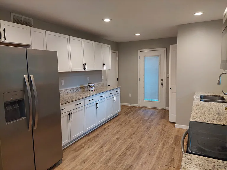 714 Magnolia Dr — Photo 2