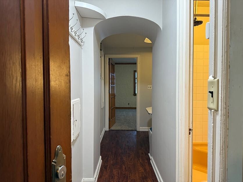 1st image of 1324 1st Ave S #5