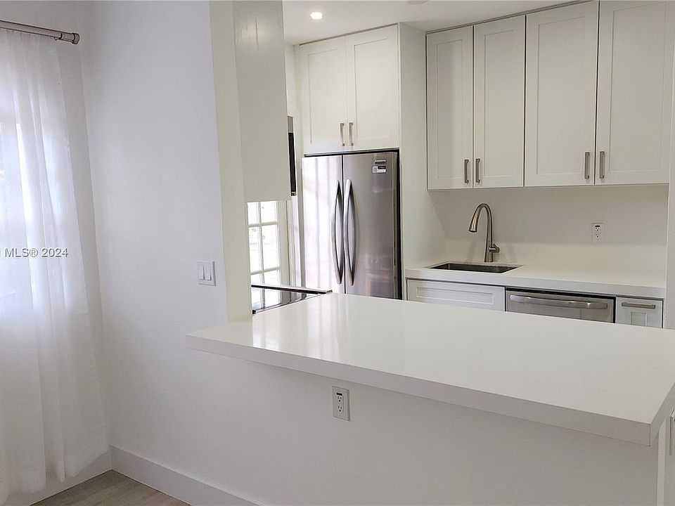 1st image of 1575 West Ave APT 9