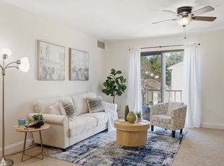 8 Village Way APT 11, Natick, MA 01760