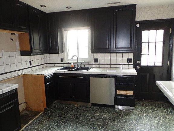 3rd image of 4761 Shaunee Creek Dr