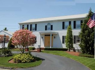 17 Hybrid Dr, Cranston, RI 02920
