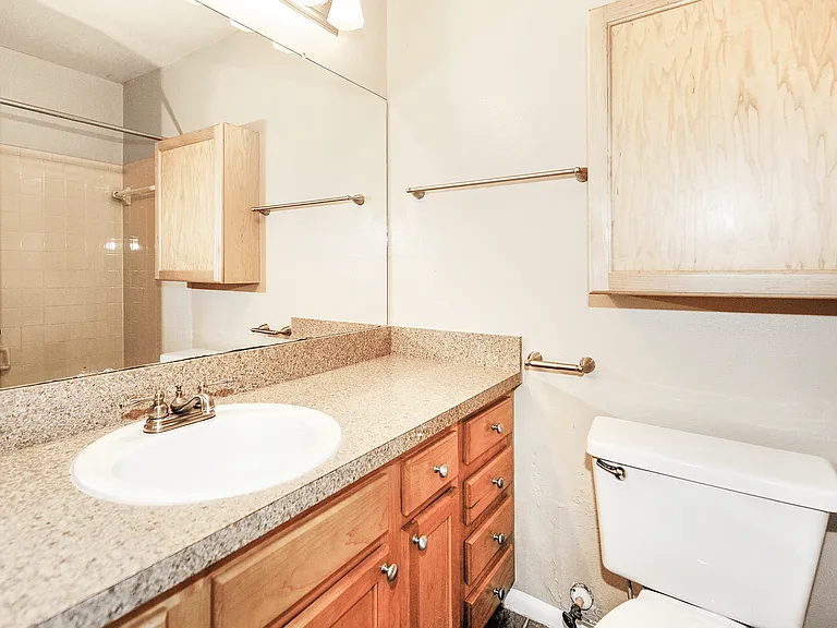 Bentley Green Apartment Homes — Photo 57