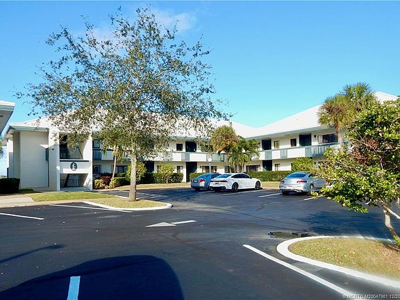 3rd image of 175 SE Saint Lucie Blvd APT E134