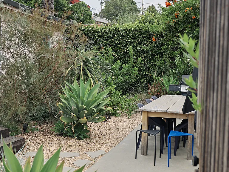 649 N La Fayette Park Pl — Photo 5