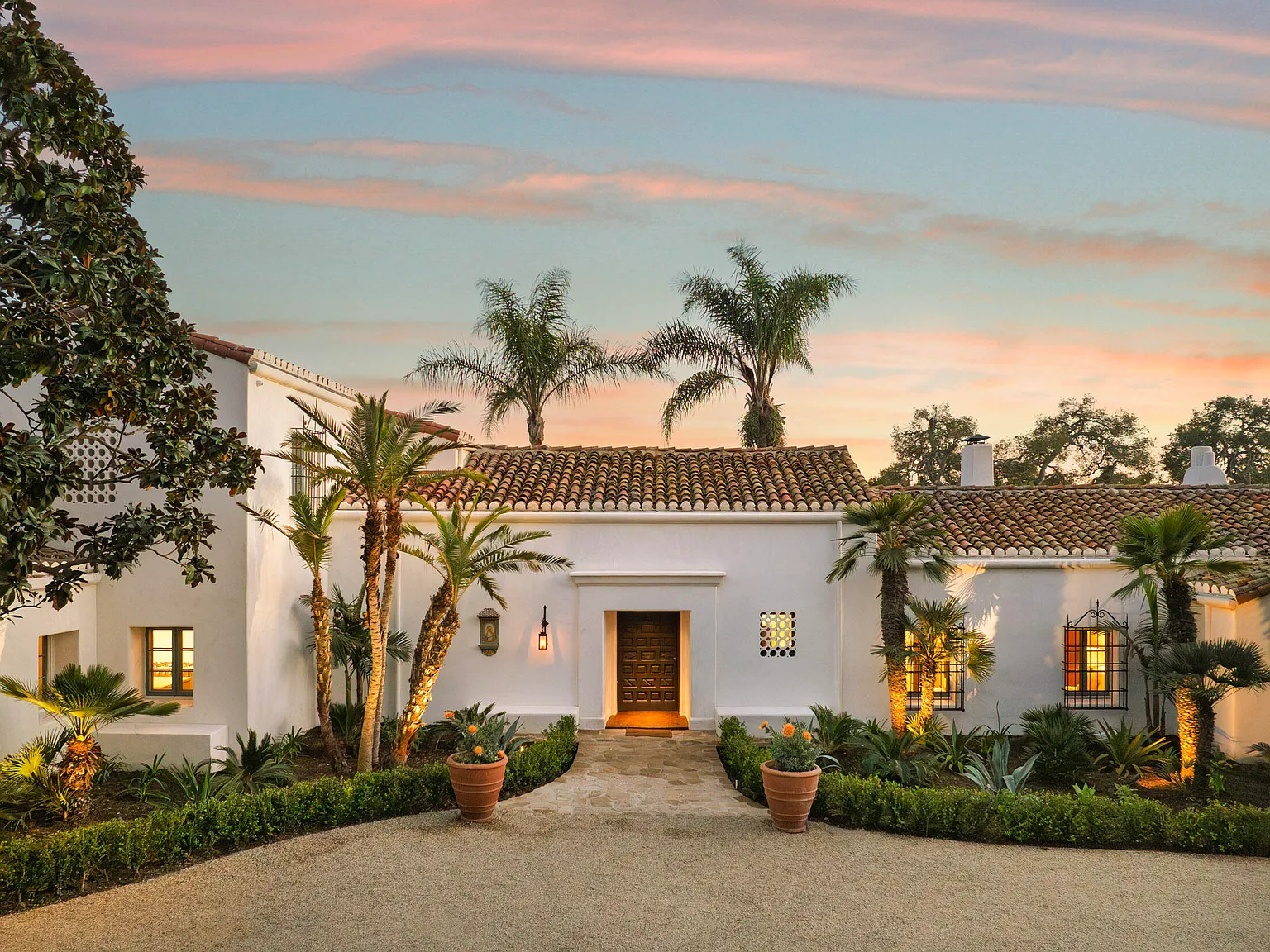 8 bed, 9.5 bath, 10700 sqft, $145,000 — Photo 4